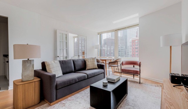 Nice Tribeca 2BR w/Pool & Gym, nr River & Battery Park, by Blueground