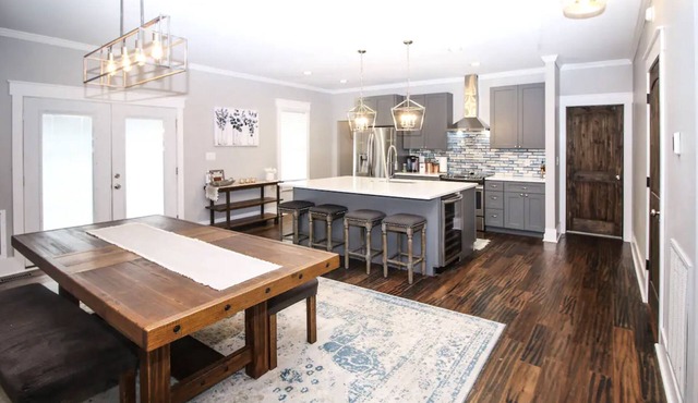 NoDa Updated Mill Home! Amazing Location- Walkable-Bars, Restaurants and Rail!