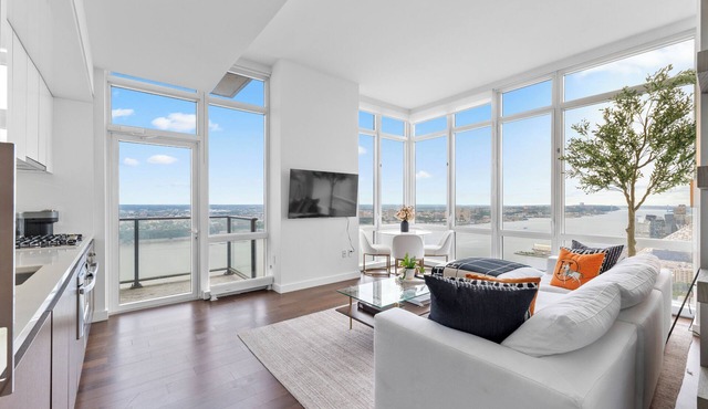 NYC DREAM HOME! Corner Luxury 2BR/2BA near Times Sq