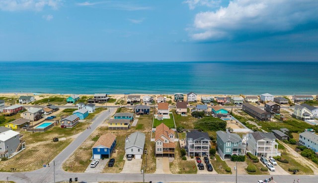 OBX Home - Pool - Elevator - Well Appointed Home - Steps to Beach - 3 King Beds