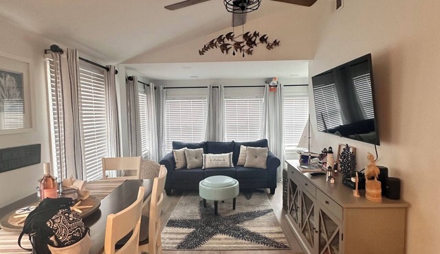 Ocean Beach III 3 bdrm Beachside Bliss Linen, Beach gear 2 min. walk to the sand