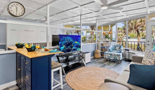 Ocean Oasis - Ocean View At Symphony Beach Club and King Bed!