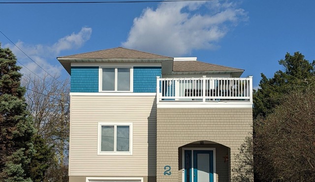 Ocean Side w/Ocean and Bay views on great beach - Sept. week available