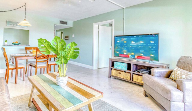 Oceanfront Condo In TOP Location. On The Beach And Steps To The Pier 🌅