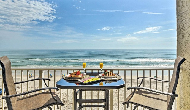 Oceanfront, Fourth-floor Condo on Daytona Beach!