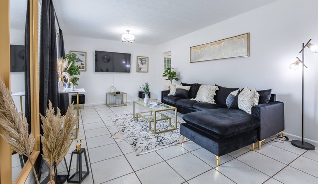 Opuluxe Luxe Dream Duluth Home Sleeps 10