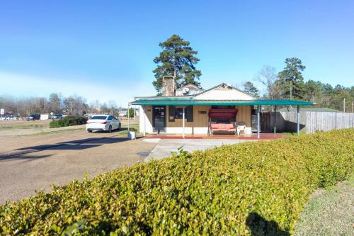 OYO Hotel Brookhaven MS Hwy 51 North