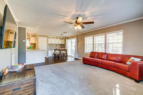 Paddle, Swim & More! Charming Home in High Springs