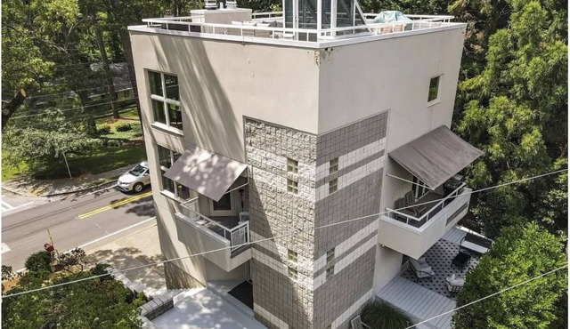 Parkside Retreat 1-bed Apt steps from Chastain amphitheater & pool w/1 parking