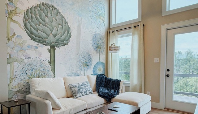 Peaceful 1 BR Retreat in Floyd with Scenic Mountain Views & Cozy Modern Design