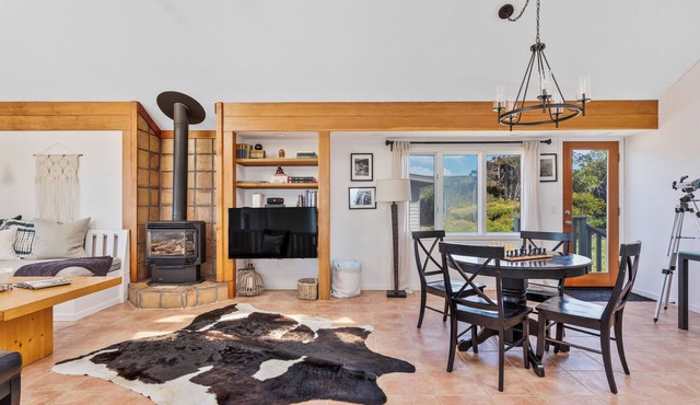 Pelican's Rest, by Vinifera Homes