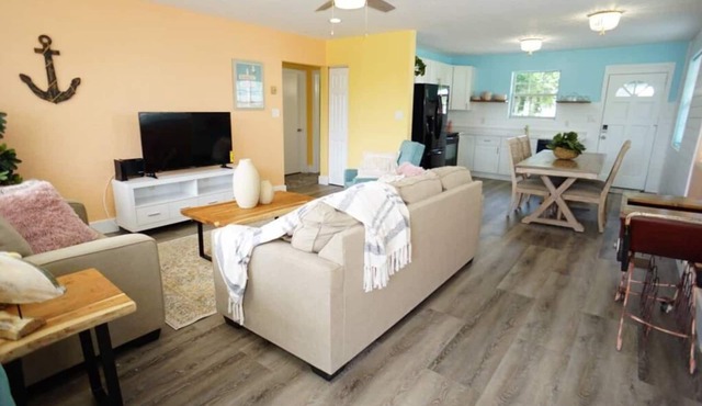 PETS OK! Beach Paradise! Walk to Ocean Center & Beach