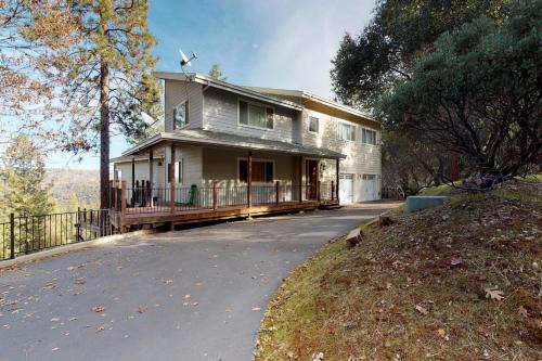 Pine Mountain Getaway (02-461)