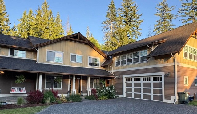 Play hard but rest EASY! Centrally Located Luxury!