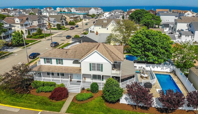 Point Pleasant Beach 6 bed w/pool 2 blocks from the beach