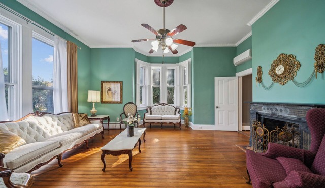 Private First Floor of Historic Victorian–King Bed, Full Kitchen, Screened Porch