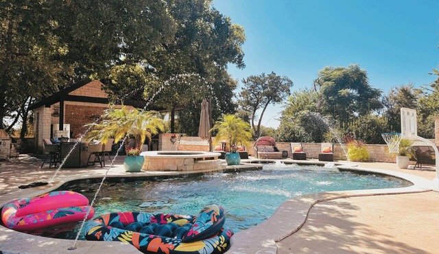 Private Georgetown Estate-Pool, Sport Court & Luxury Amenities
