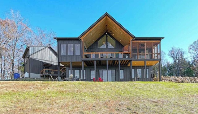 Pura Vida | Lakefront, Hot Tub, Dock + Game Room