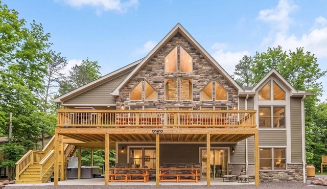 Rainier by PMR, 8BR, Elevator, Outdoor Fireplace, Double Kitchen, Sleeps 26