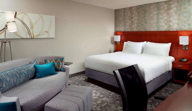 Relax and Recharge! 4 Convenient Units, Seasonal Outdoor Pool, Pet-friendly!
