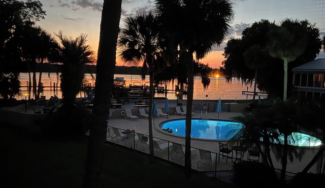 Riverbend - 2 Bedroom waterfront condo with spectacular views!