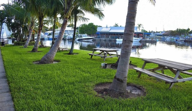 Sailfish Suites 2 - pet friendly & waterfront!