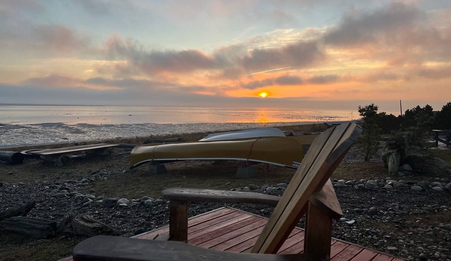 Sandy Point Shalom Cabin- Ocean view and access - 20 mins from Bellingham