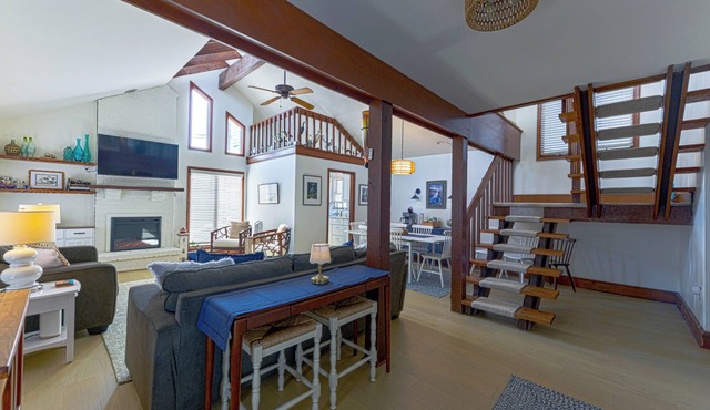 SEA GLASS COTTAGE, OCEAN VIEWS, BEACH ACCESS 1 MINUTE AWAY, HANDICAP FRIENDLY!