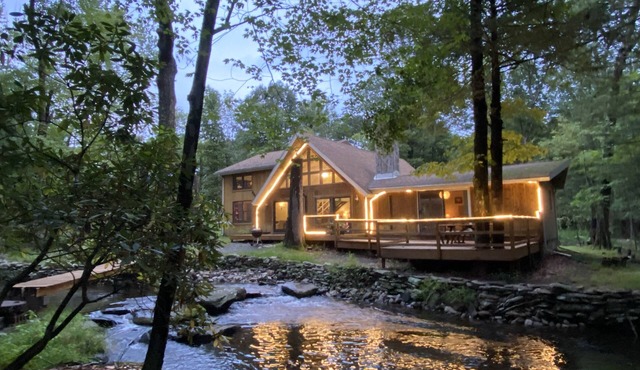 Secluded Chalet on Fishing Creek – Mins to Camelbk