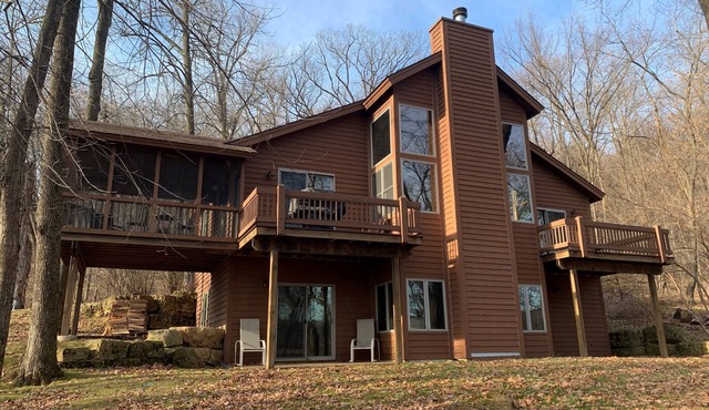 Secluded home nestled in the trees, WIFI