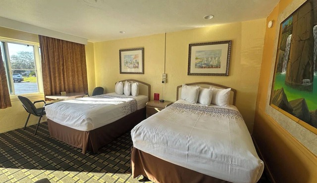 Simple and Comfortable Room for the Family - Easy Access to Daytona Beach