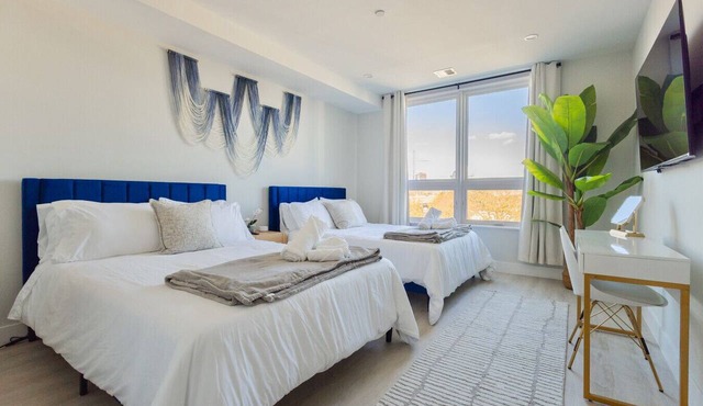 Sleek 3BR Loft | Modern Design | Gym & Near Transit