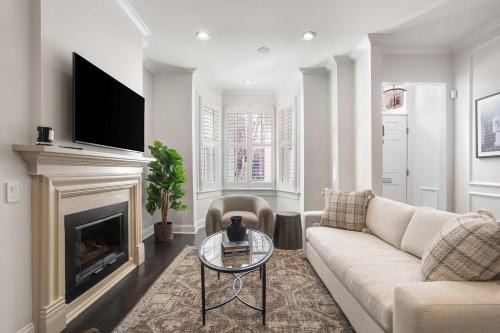 Sojourn Chic 3BD in DC's West End