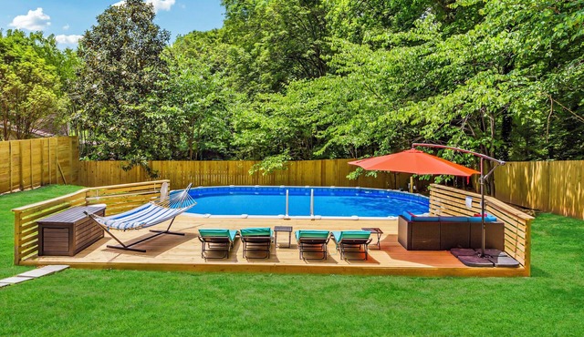 Spacious Escape Near Stone Mountain Pool HotTub GameRoom BBQ