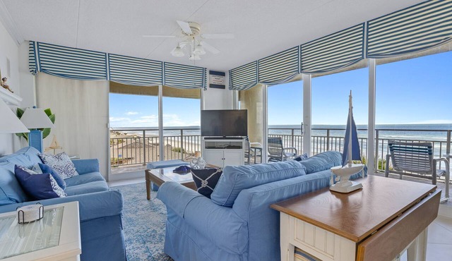 SR201 Surf & Racquet Beautiful 3 bedroom 3 bath corner unit.