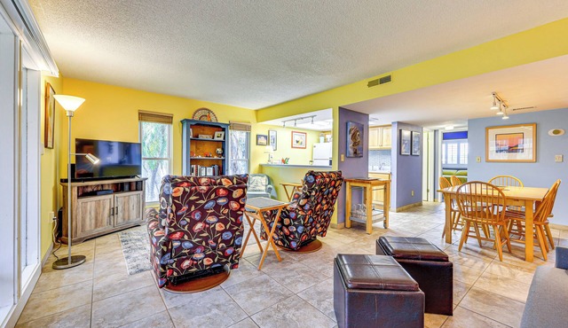 St Johns River Retreat in Welaka w/Dock Access