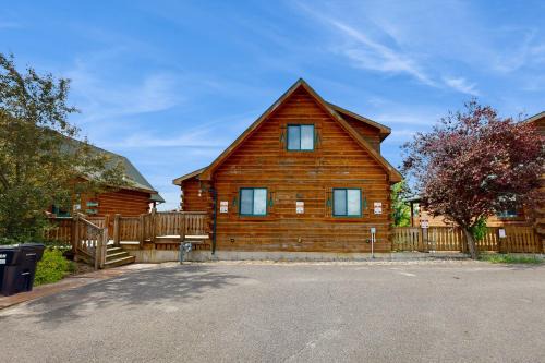 Steps to Three Bears Resort! Outdoorsy Escape