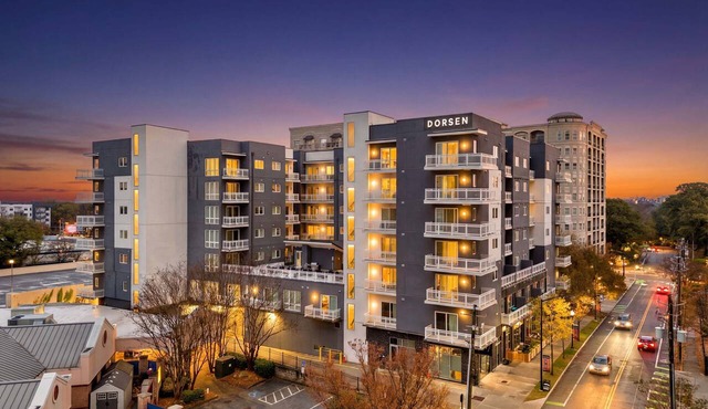 Stylish 2B2B Apartment in Downtown ATL