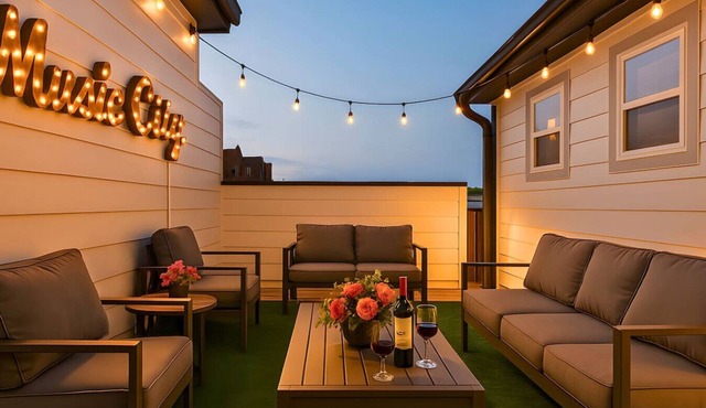 Stylish Rooftop Haven | Sleeps 12 Comfortably