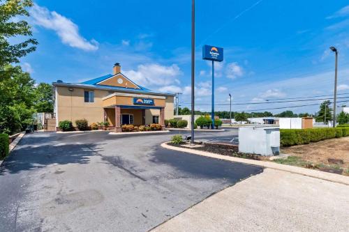 Suburban Studios Chattanooga Northeast - Ooltewah