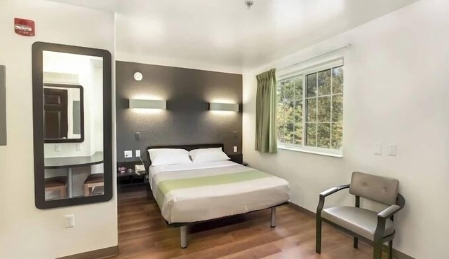 Suite Near New Brunswick w/Kitchen