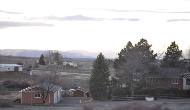 Sundance on the prairie. Light &open 2bdrm walkout basement apt w/mountain views