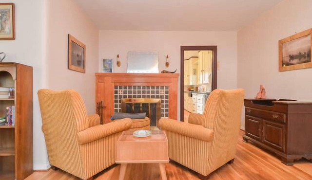 Terrific for long term stays. Remodels? Relocation? Pets, kids, families welcome