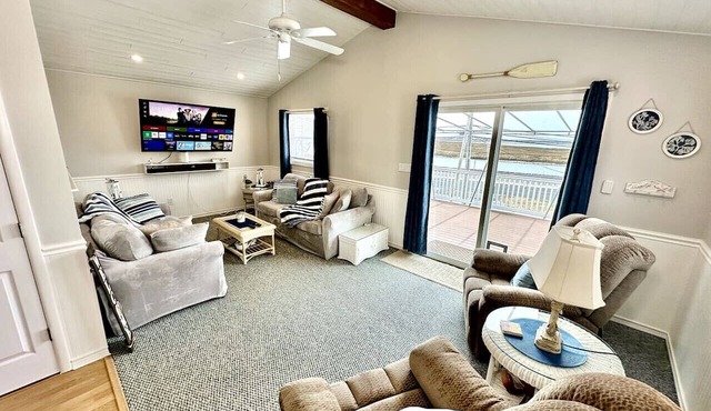 The Canvas Cove Bay View