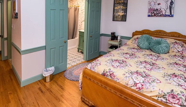 The Fitzgerald at The Manor on Rosedale Bed & Breakfast