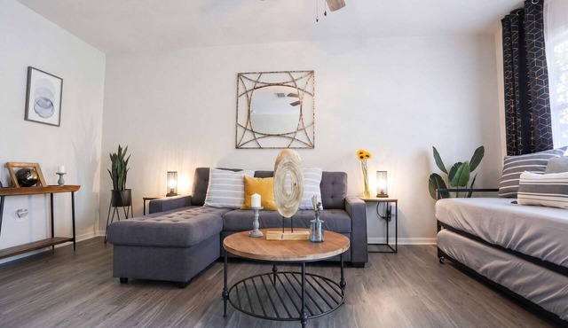 The Industrial at Oaks | Full Kitchen Near I75