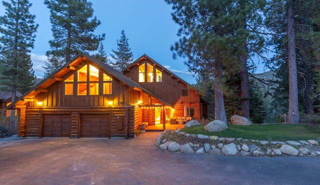 The 'Mountain Odyssey' log cabin 4,000 sq.ft Wolfe Estates, Donner Lake, Truckee