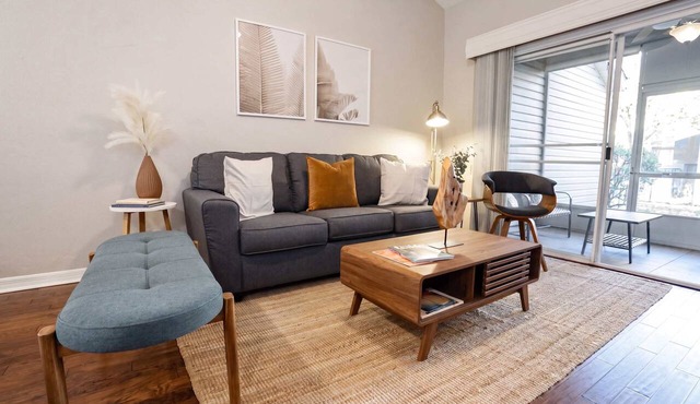 The Nomad at Gables | King Bed Pool Garage