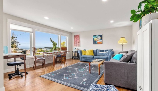 This apartment is a 2 bedroom(s), 1 bathrooms, located in Bellingham, WA.