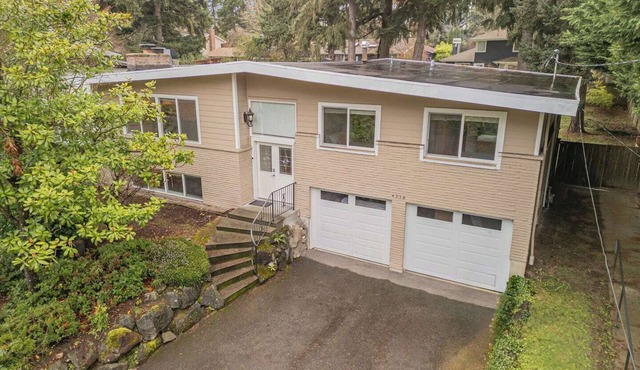 This house is a 5 bedroom(s), 3 bathrooms, located in Mercer Island, WA.